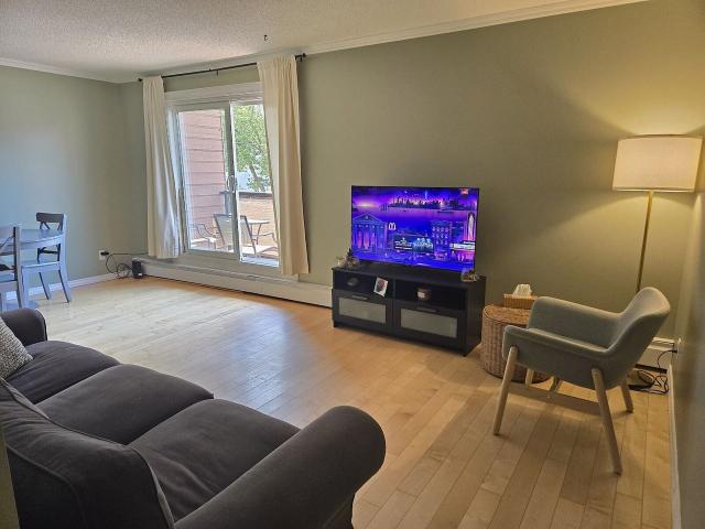 Condo for rent in Edmonton, Wedgewood