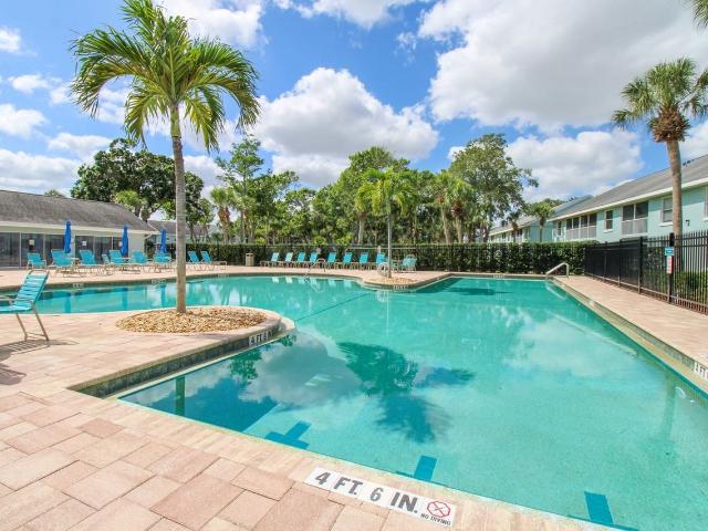 Condo for rent in Naples