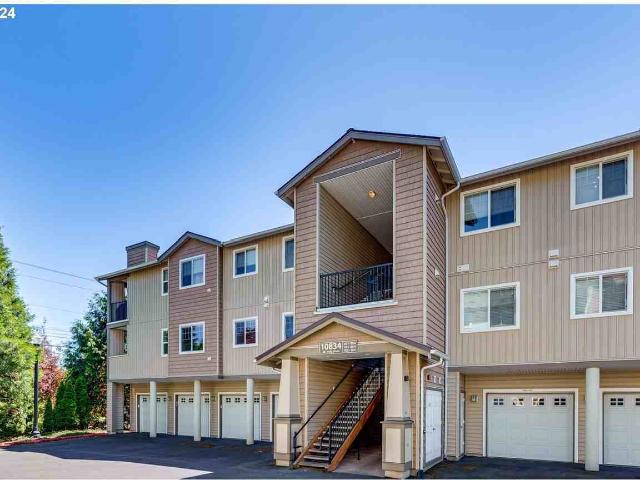 Condo for rent in Oregonia
