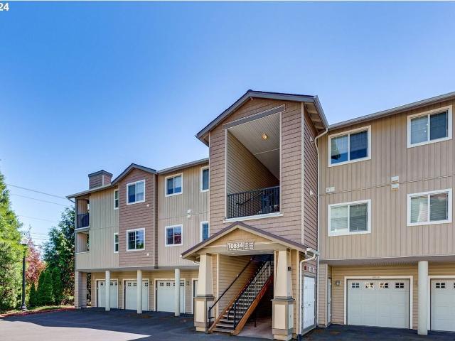 Condo for rent in Oregonia