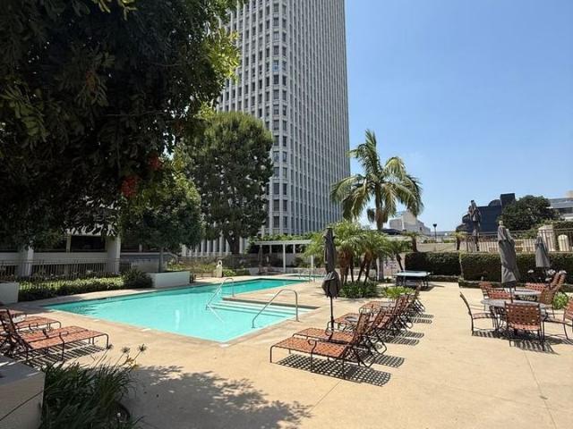 Condo for rent in Los Angeles