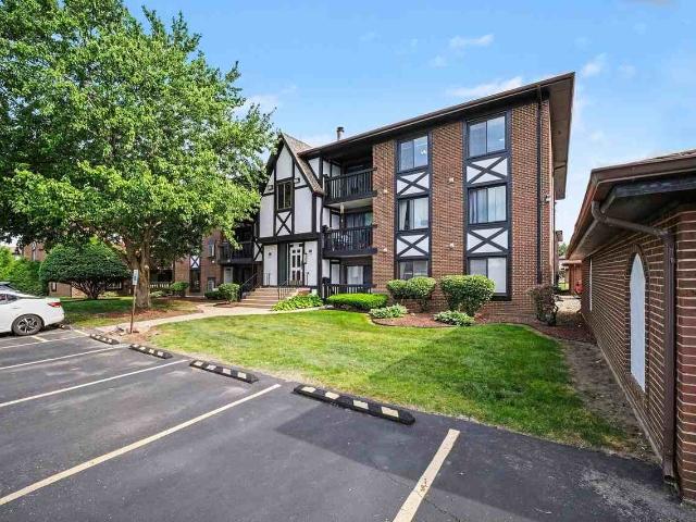 Condo for rent in Crestwood, Illinois