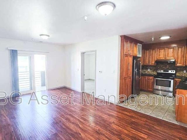 Condo for rent in Oakland