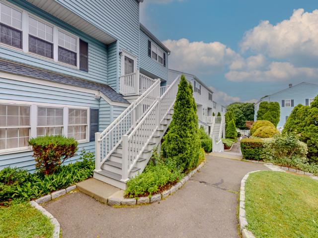 Condo for rent in Norwalk