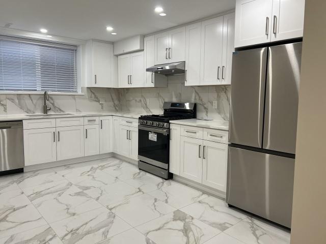 Condo for rent in Surrey, British Columbia