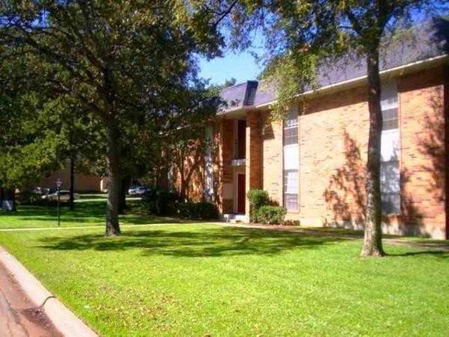 Condo for rent in Denton
