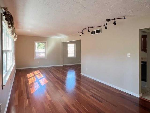 Condo for rent in Shaker Heights, Ohio