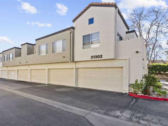 Condo for rent in Santa Clarita, Los Angeles County