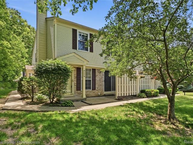Condo for rent in Hidden Meadows, Walled Lake