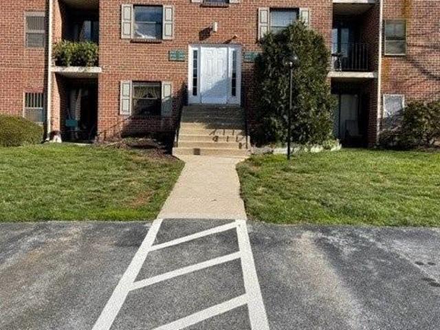 Condo for rent in Chester, Pennsylvania
