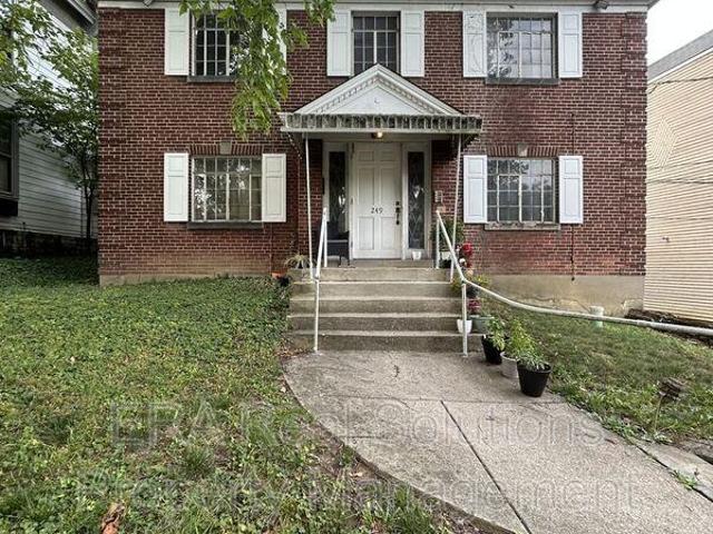 Condo for rent in Roselawn, Ohio