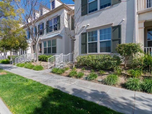 Condo for rent in Santa Clarita