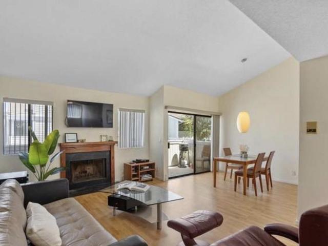 Condo for rent in Canyon Country, California