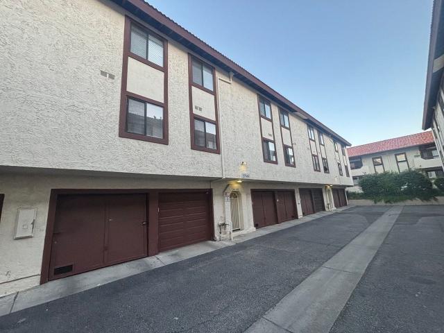 Condo for rent in Canyon Country, California
