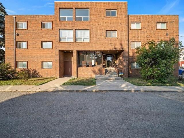 Condo for rent in Strathmore
