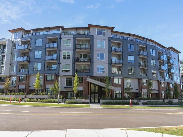 Condo for rent in Surrey, British Columbia