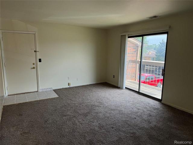 Condo for rent in Fraser, Michigan