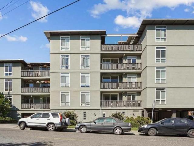 Condo for rent in Oakland, California
