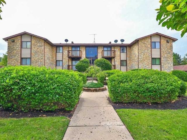 Condo for rent in Roselawn, Ohio