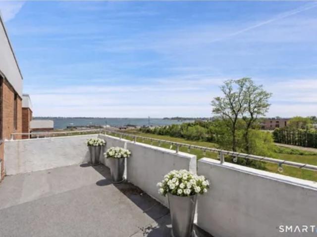 Condo for rent in Stratford, Connecticut