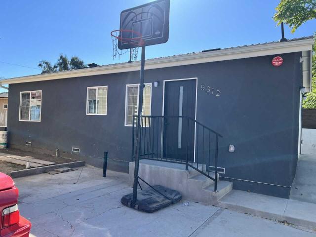Condo for rent in Canoga Park, California
