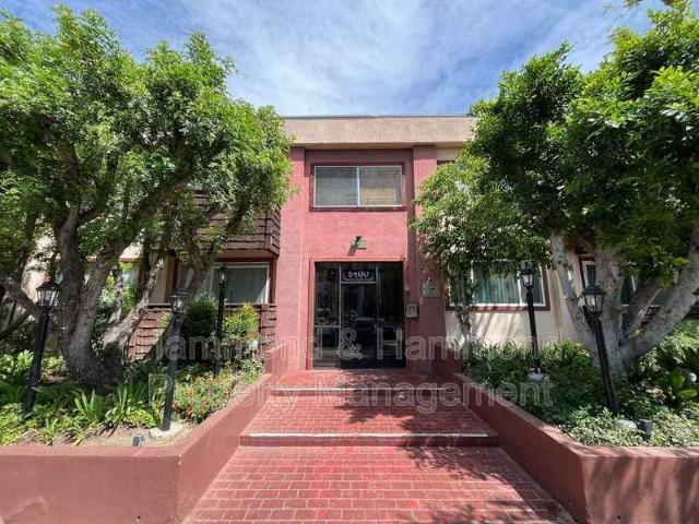 Condo for rent in Canoga Park, California
