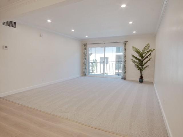 Condo for rent in Canoga Park, California
