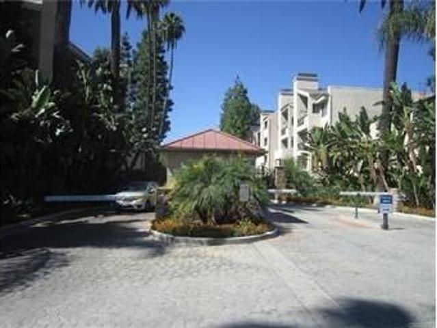 Condo for rent in Canoga Park, California