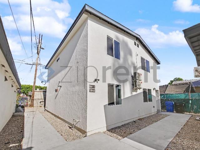 Condo for rent in Canoga Park, California