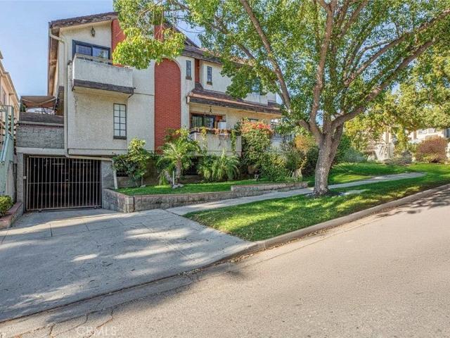 Condo for rent in Burbank, California
