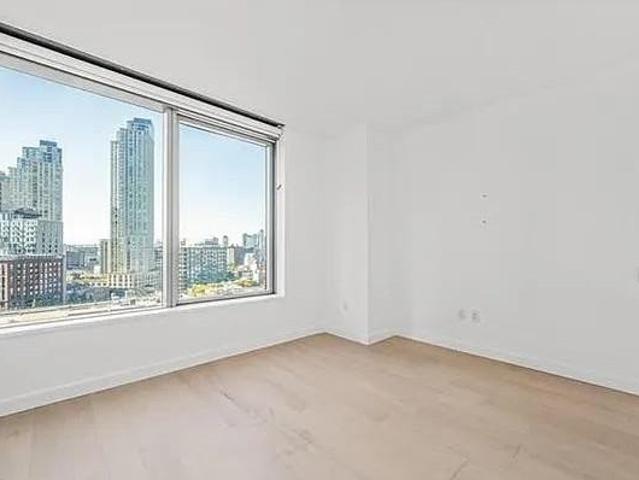 Condo for rent in Queens, Arverne