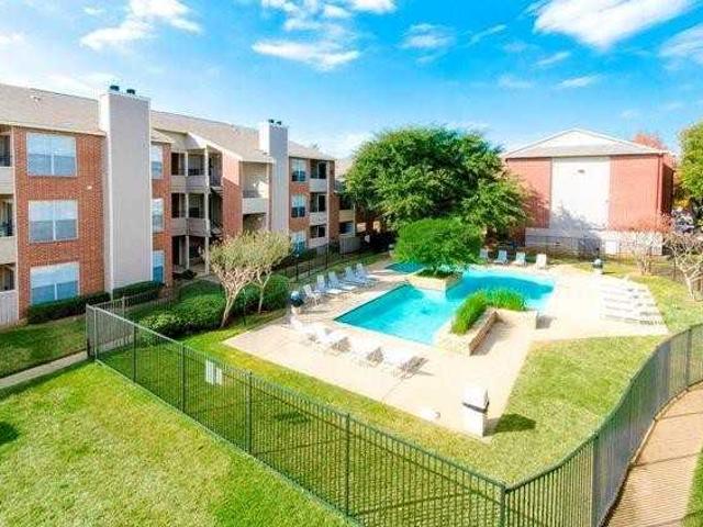 Condo for rent in Denton