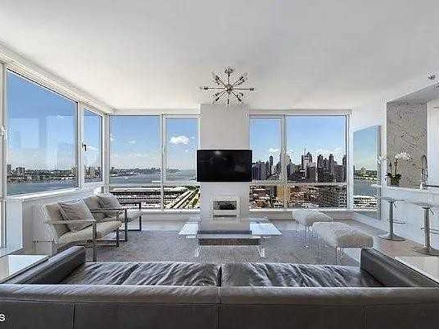 Condo for rent in Arverne, New York
