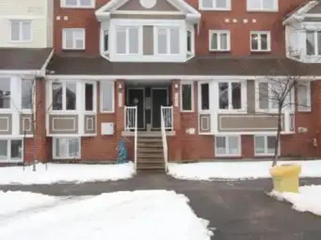 Condo for rent in Orléans Village - Châteauneuf, Ottawa
