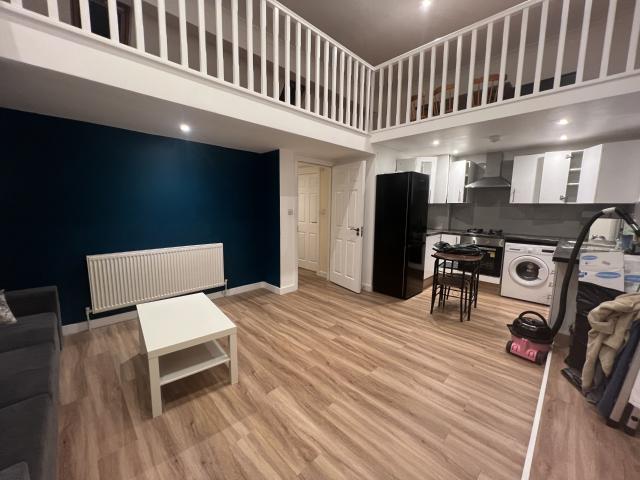 Apartment for rent in The Hale, Mill Hill