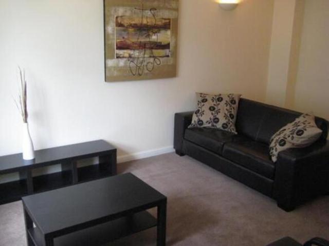 Cottage for rent in Burley, West Yorkshire