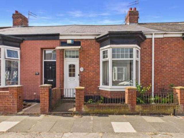 Cottage for rent in Hendon, Greater London