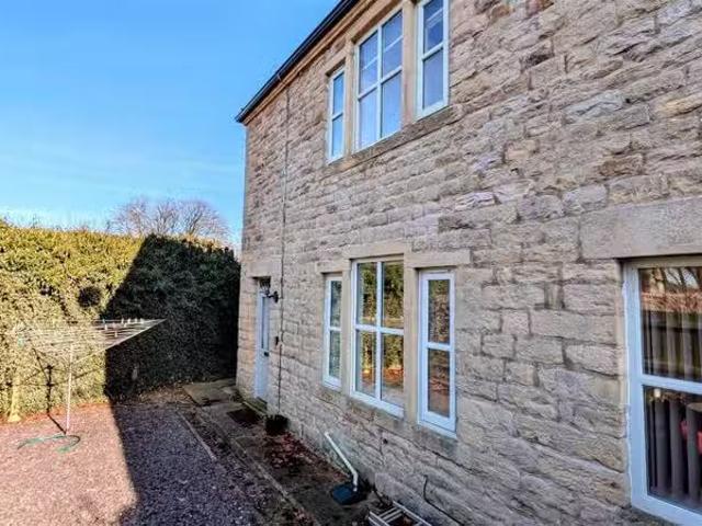 House for rent in Hutton Henry, Station Town