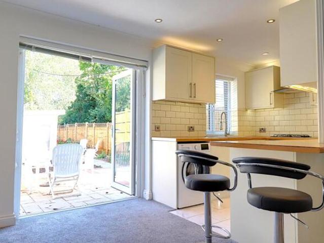 Cottage for rent in Coxtie Green, Navestock Side