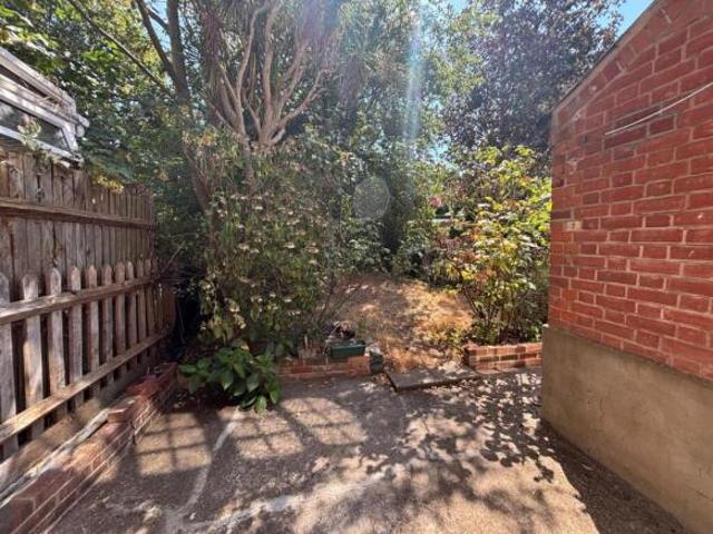Cottage for rent in Dulwich, Greater London
