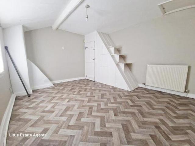 Cottage for rent in Calderstones