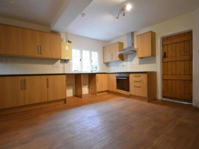 Cottage for rent in Lodge Farm, Northampton