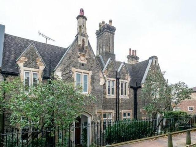 House for rent in Lyons, Greater London