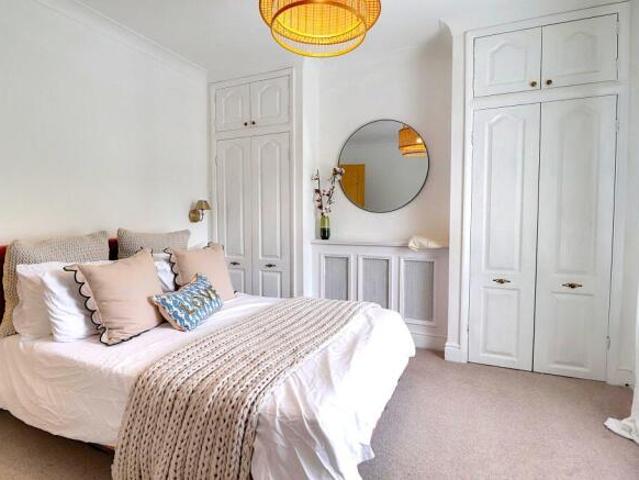 Cottage for rent in Navestock Side