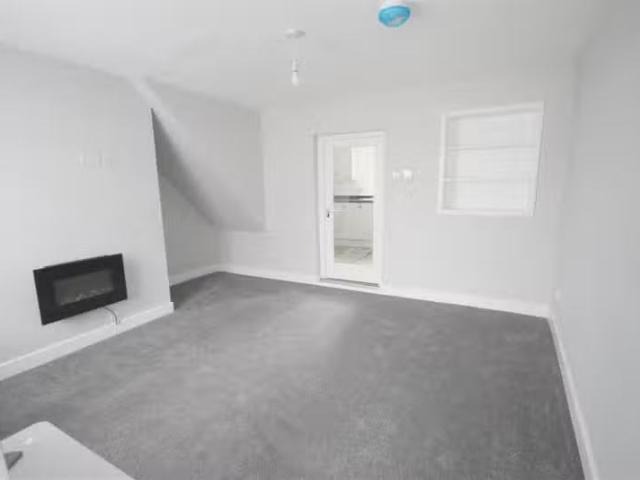 House for rent in Kingswood
