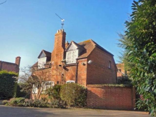 House for rent in Lyons, Greater London