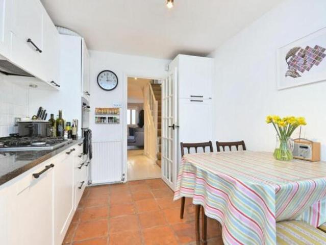 Cottage for rent in Barnes, Greater London