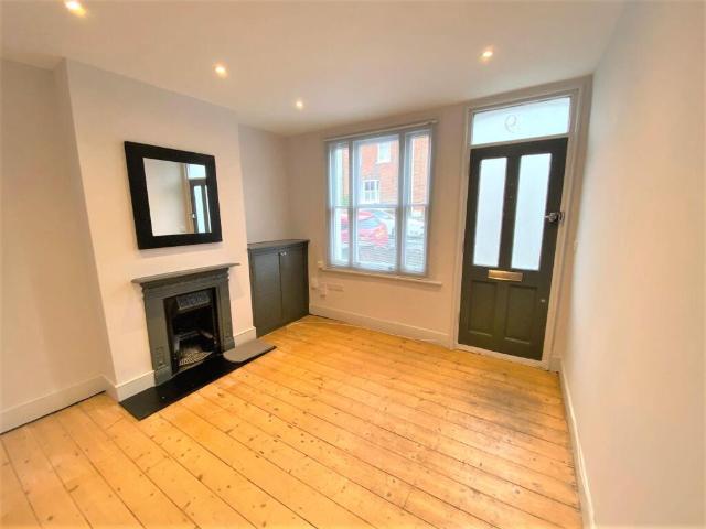 Terraced House for rent in St Albans