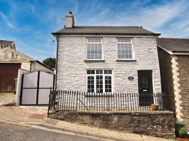 House for sale in Llantrisant, Wales