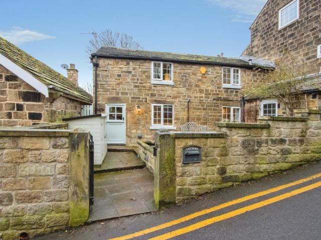 House for sale in Newmillerdam, Wakefield